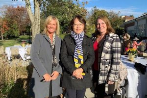 Cheryl Popp, Colleen Beaumont, and scholarship winner, Helen Zhang